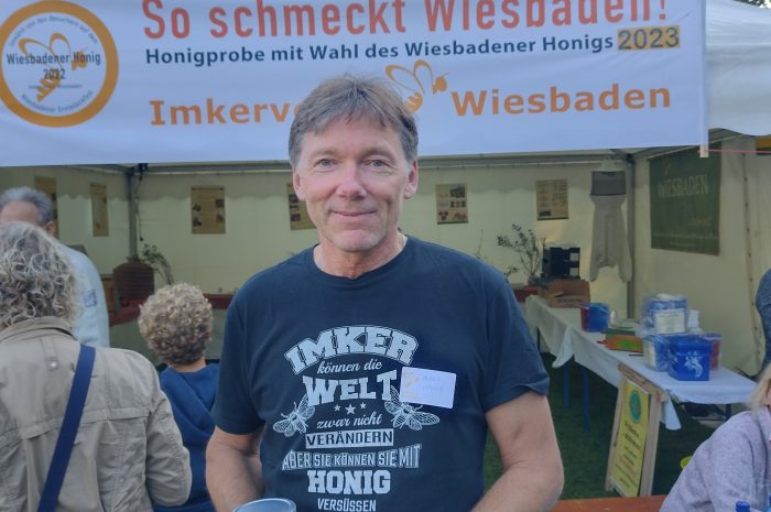 Bernhard Fuhr und Bernd Isinger produzieren „Wiesbadener Honig des Jahres 2023“