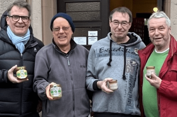 Adventsspende der Imker an die Tafel