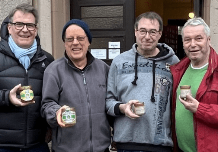 Adventsspende der Imker an die Tafel